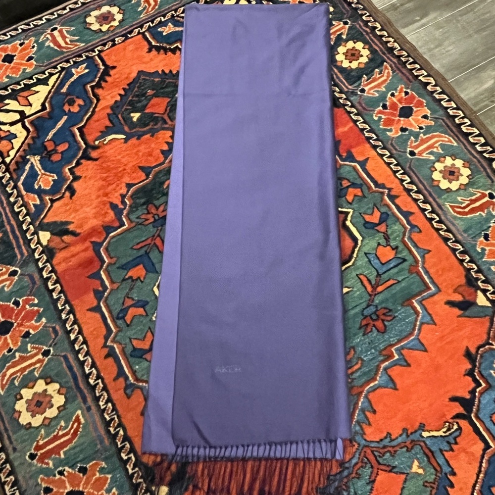 100% IPEK Silk by Aker Scarf/Shawl